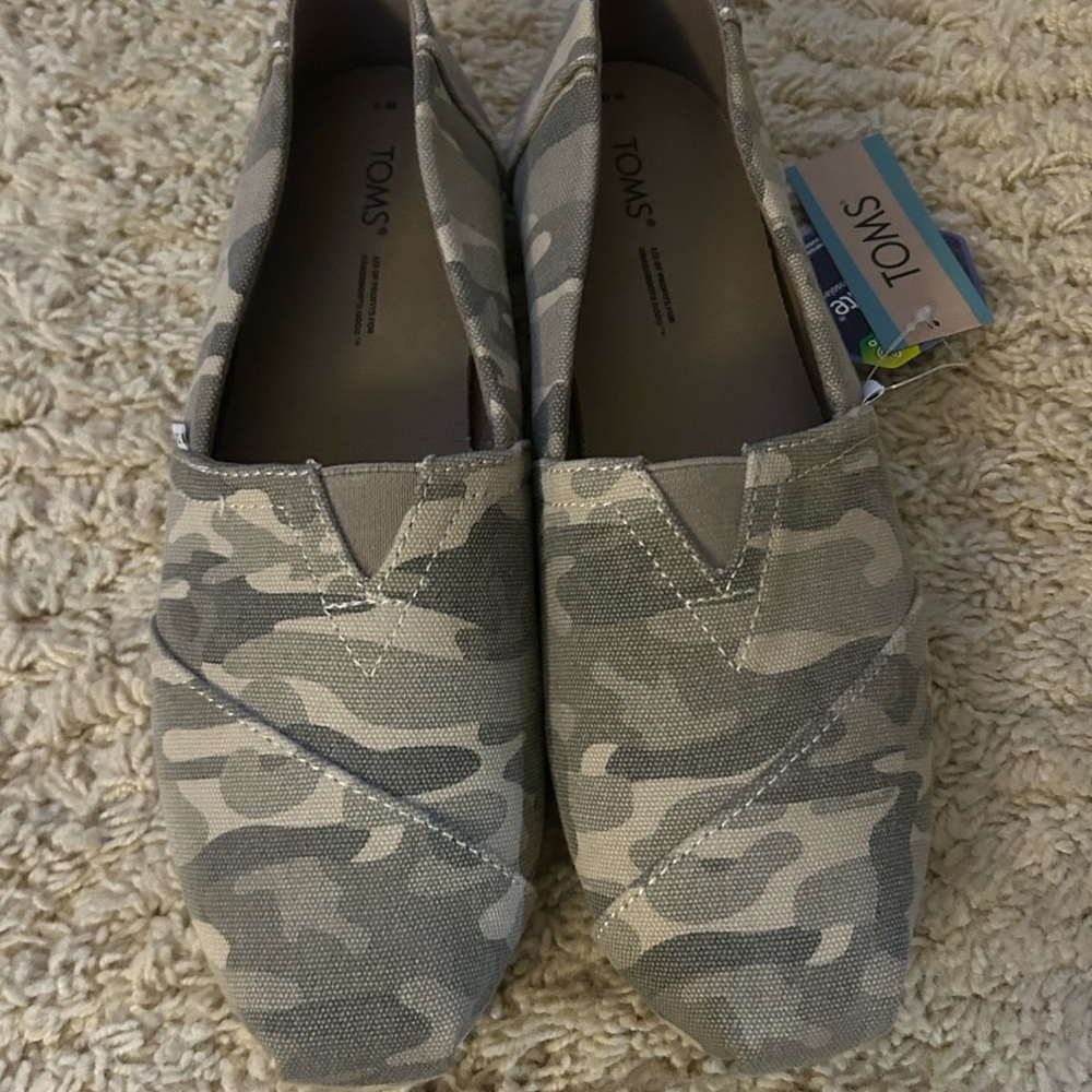 TOMS Green Camouflage Slip-On Shoes